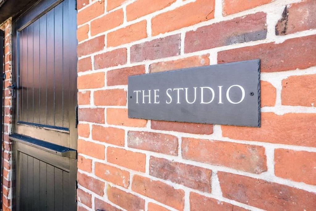 The Studio, Hoo 伍德布里奇 外观 照片